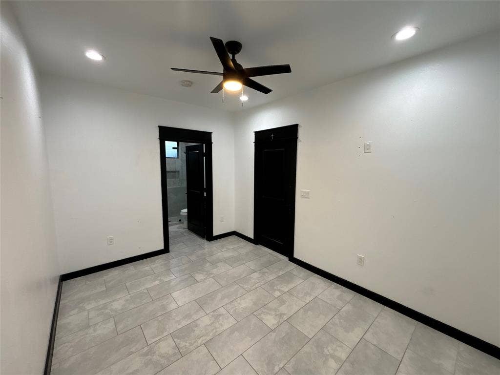 300 Avenue B, Ennis, TX 75119