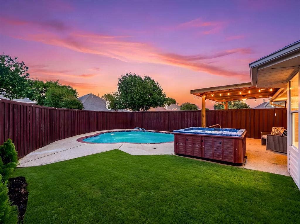 723 Hollow Ridge Drive, Allen, TX 75002