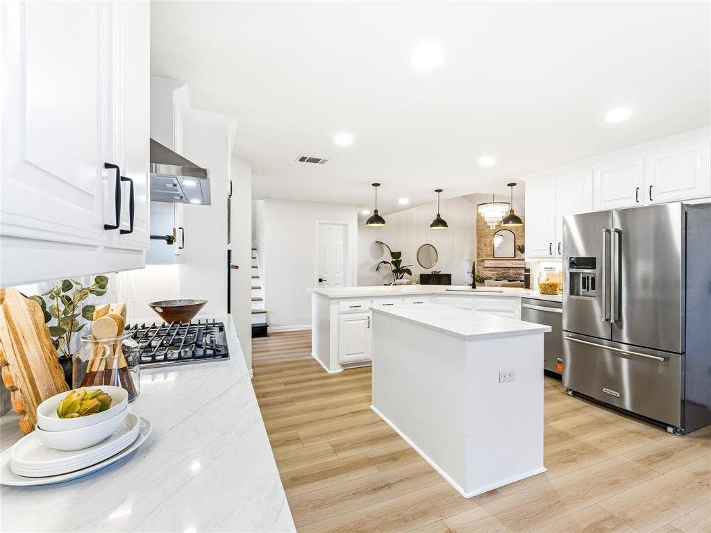 723 Hollow Ridge Drive, Allen, TX 75002