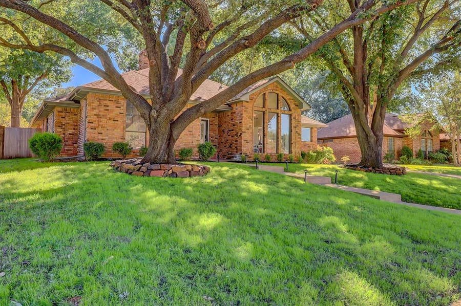 Property photo for 714 Highview Lane, Grapevine, TX