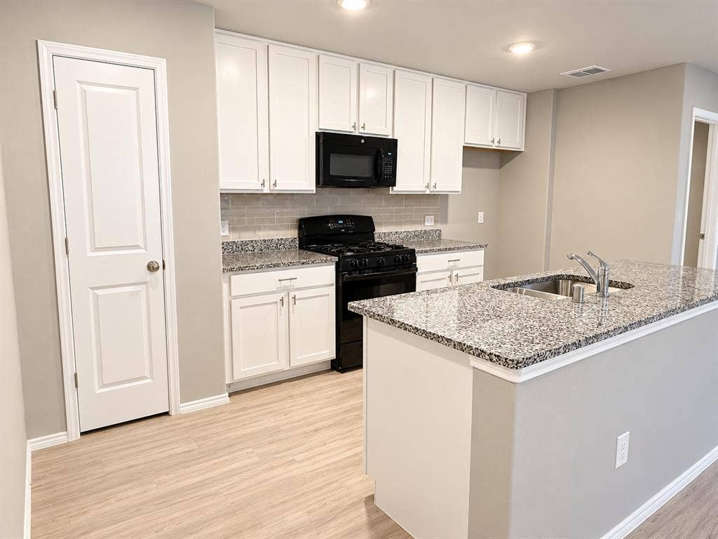 1917 Ashland Street, McKinney, TX 75071 1917 Ashland Street, McKinney, TX 75071