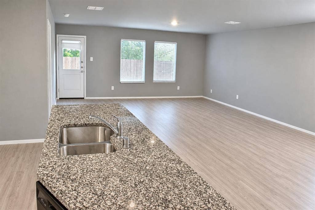 1917 Ashland Street, McKinney, TX 75071 1917 Ashland Street, McKinney, TX 75071