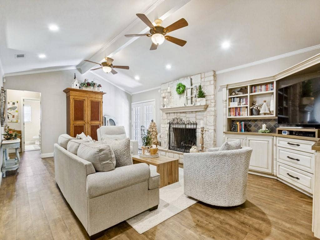 2712 Mollimar Drive, Plano, TX 75075 2712 Mollimar Drive, Plano, TX 75075