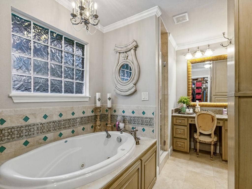 2712 Mollimar Drive, Plano, TX 75075 2712 Mollimar Drive, Plano, TX 75075