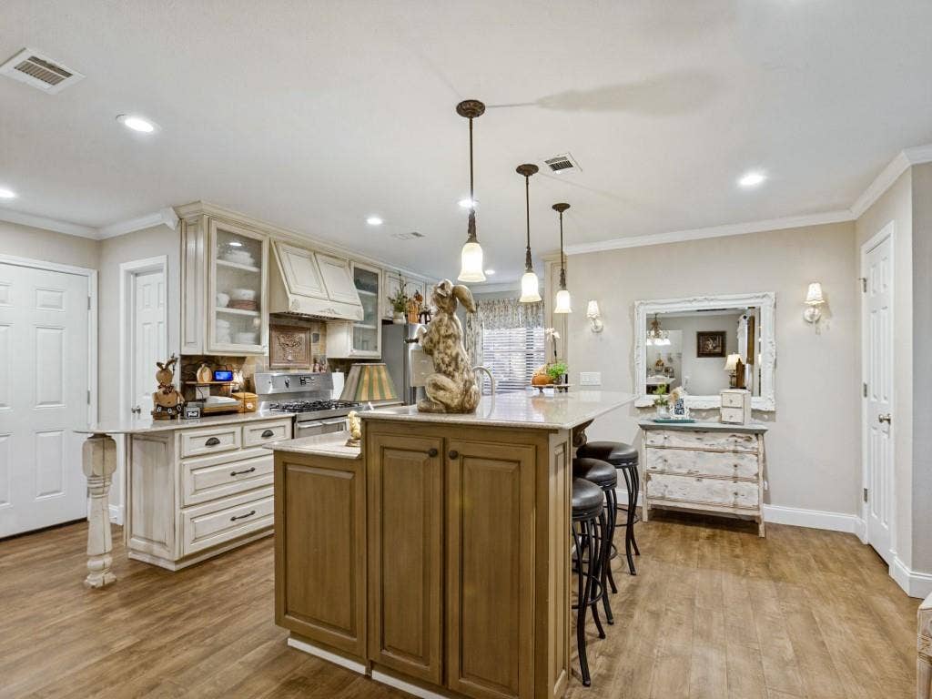 2712 Mollimar Drive, Plano, TX 75075 2712 Mollimar Drive, Plano, TX 75075