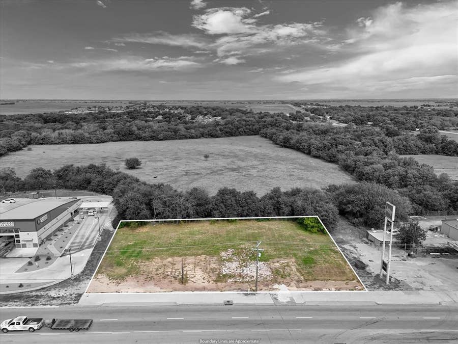 Property photo for 529 W Mcgregor Drive, McGregor, TX