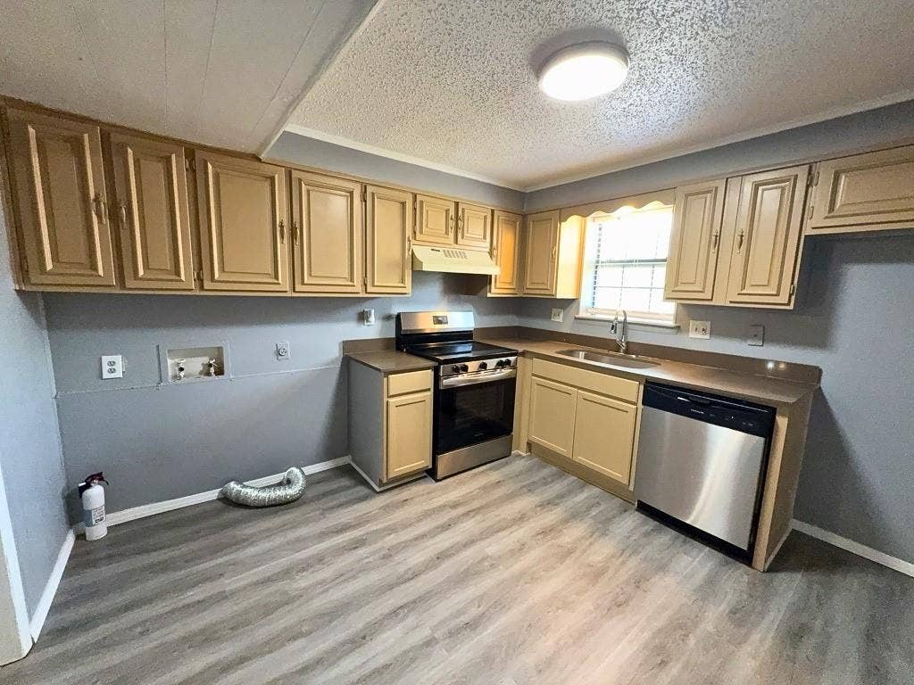 1601 Voirin Road, Irving, TX 75061 1601 Voirin Road, Irving, TX 75061