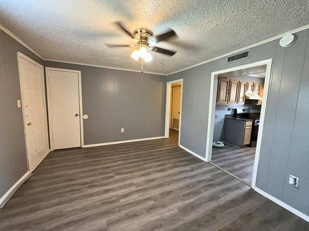 1601 Voirin Road, Irving, TX 75061 1601 Voirin Road, Irving, TX 75061