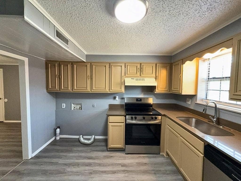 1601 Voirin Road, Irving, TX 75061 1601 Voirin Road, Irving, TX 75061