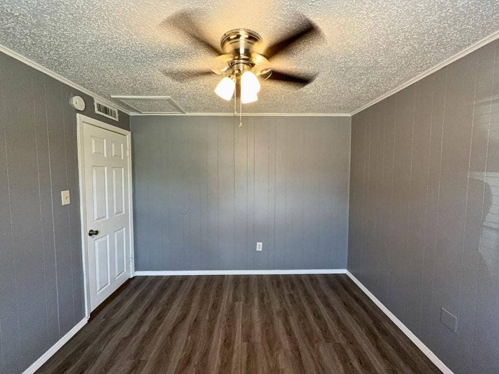1601 Voirin Road, Irving, TX 75061 1601 Voirin Road, Irving, TX 75061