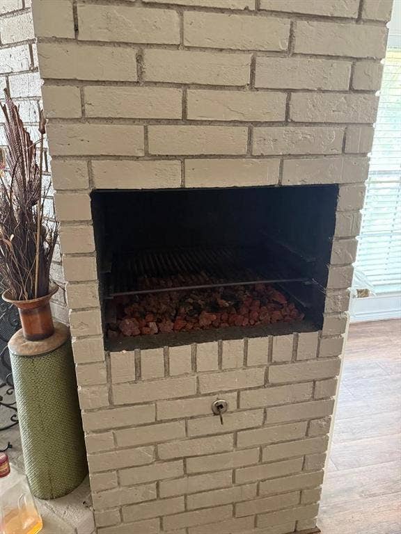 5411 Cherry Glen Lane, Dallas, TX 75232 Inside Grill