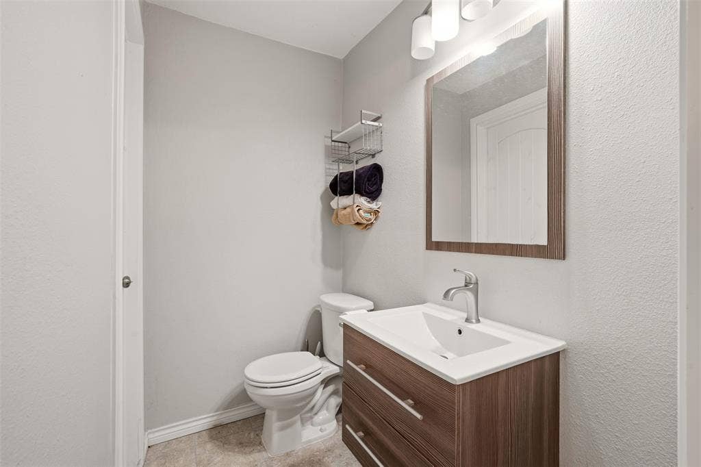 2551 Grafton Avenue, Dallas, TX 75211