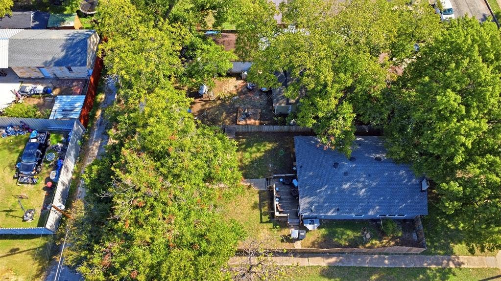 2551 Grafton Avenue, Dallas, TX 75211
