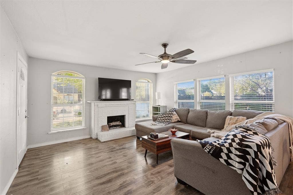 2551 Grafton Avenue, Dallas, TX 75211
