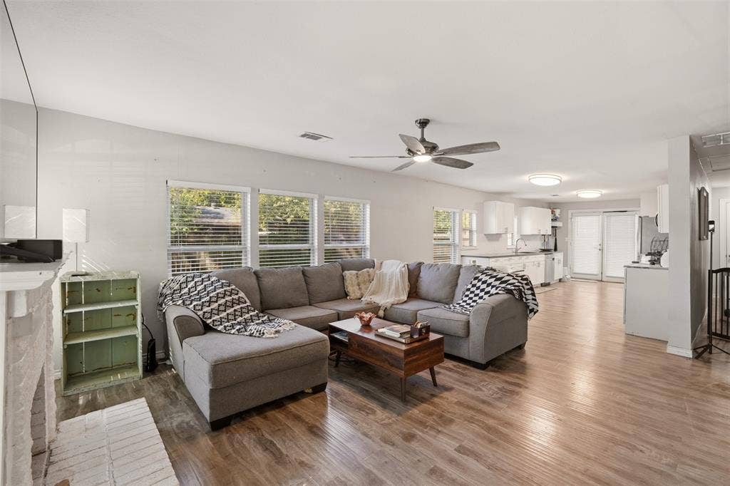 2551 Grafton Avenue, Dallas, TX 75211
