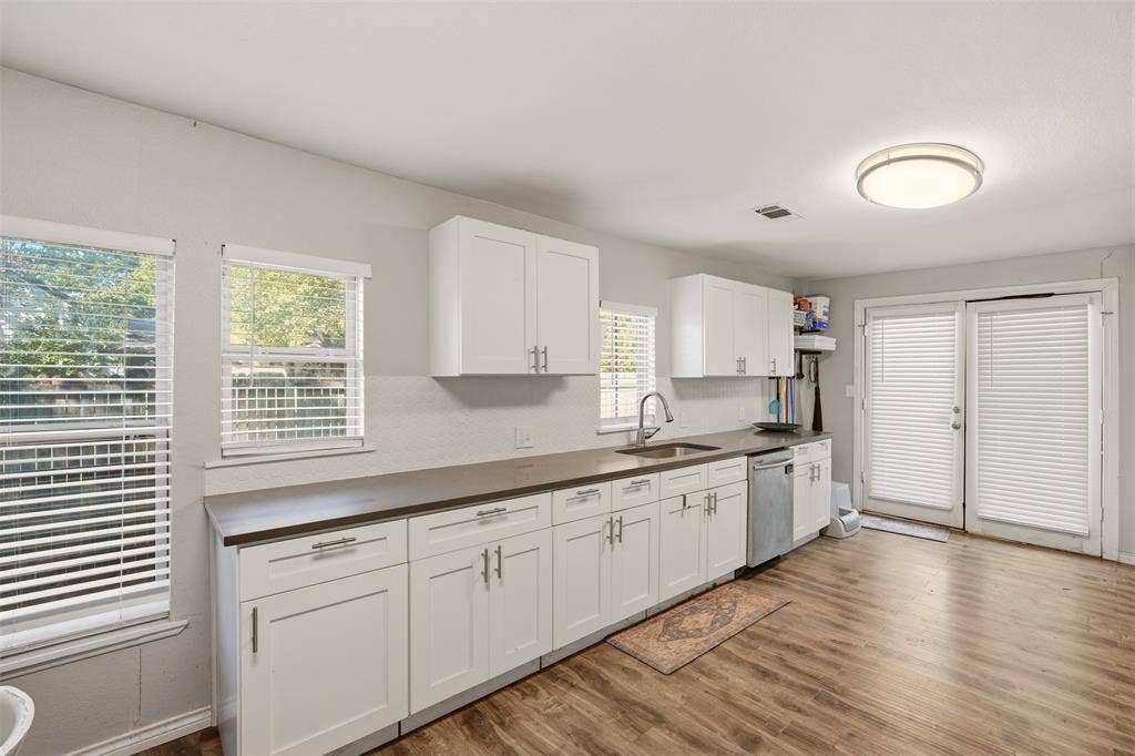 2551 Grafton Avenue, Dallas, TX 75211