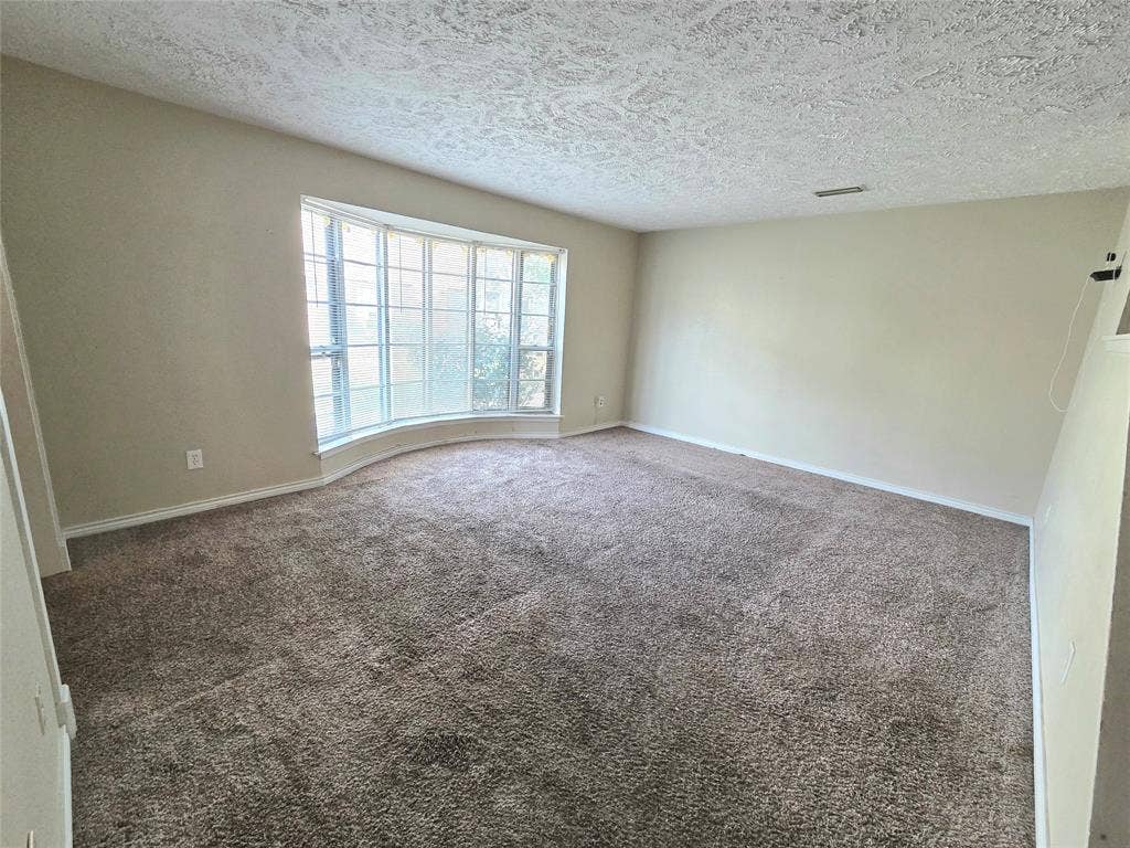 99 W Mountain Creek Drive, Grand Prairie, TX 75052