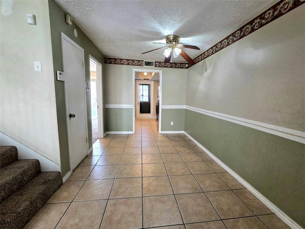 99 W Mountain Creek Drive, Grand Prairie, TX 75052