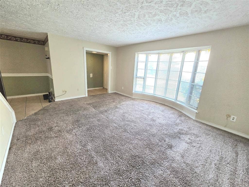 99 W Mountain Creek Drive, Grand Prairie, TX 75052