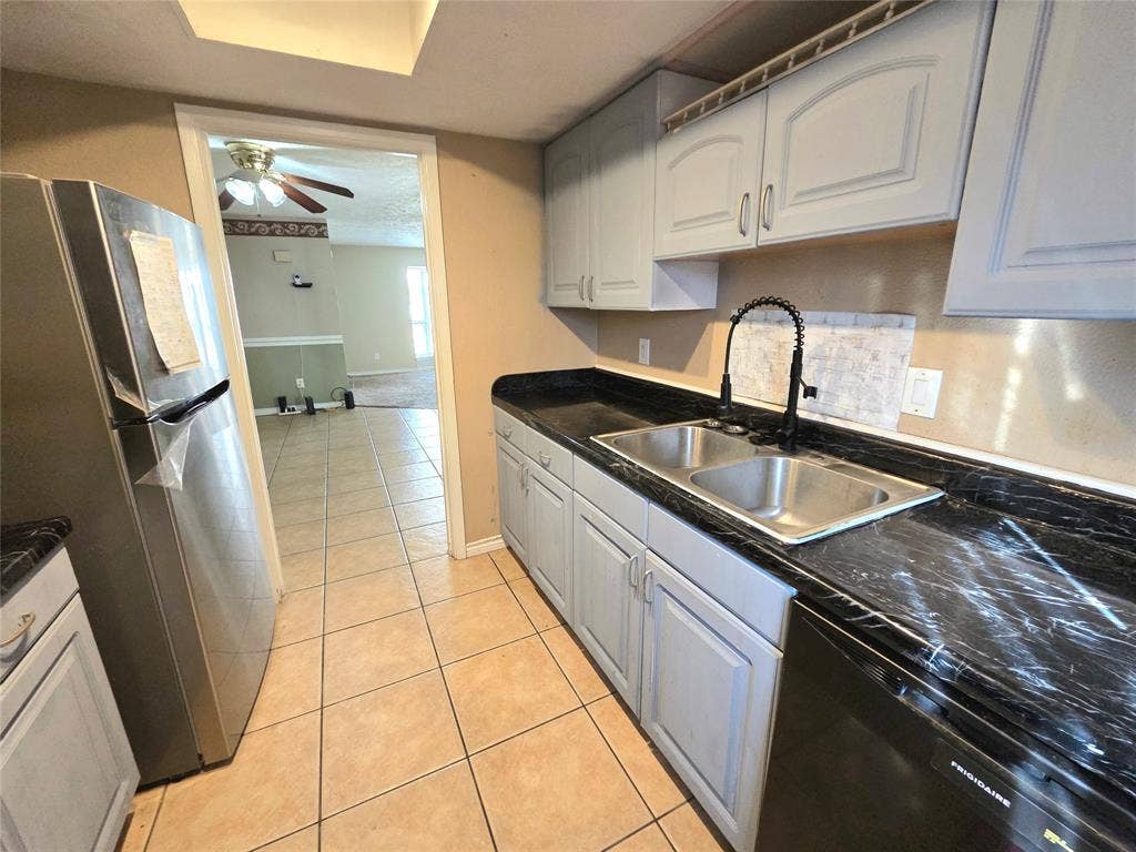 99 W Mountain Creek Drive, Grand Prairie, TX 75052