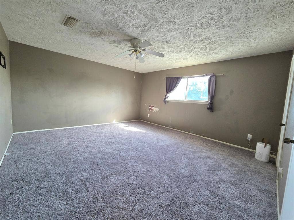 99 W Mountain Creek Drive, Grand Prairie, TX 75052