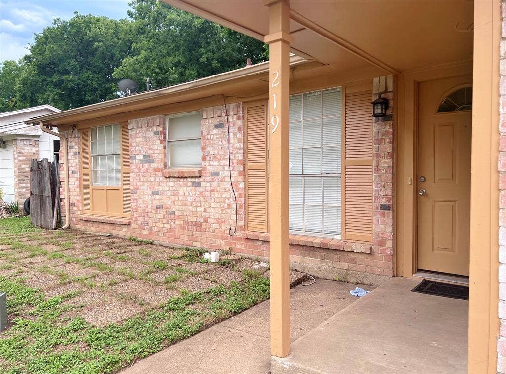 219 Rockaway Drive, Duncanville, TX 75116 219 Rockaway Drive, Duncanville, TX 75116