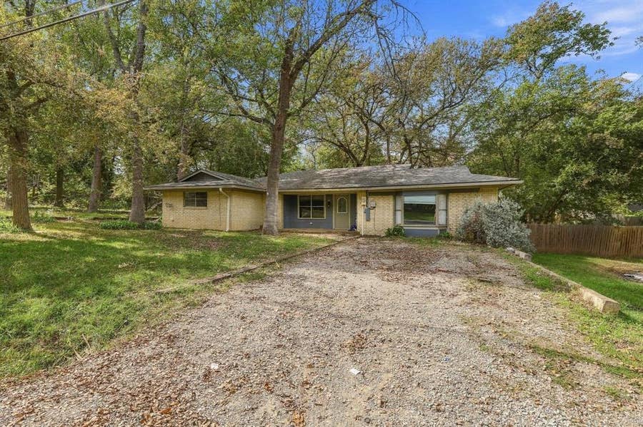 Property photo for 499 Sequoia Drive, Denison, TX