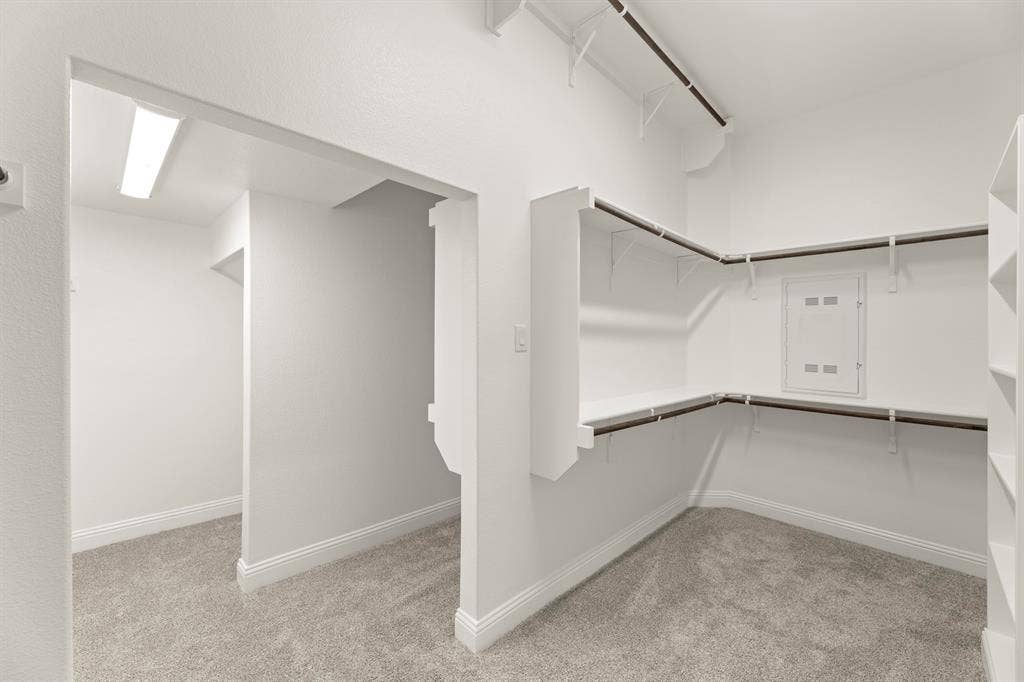 19_20. 3204 Agnew - Closet.jpg