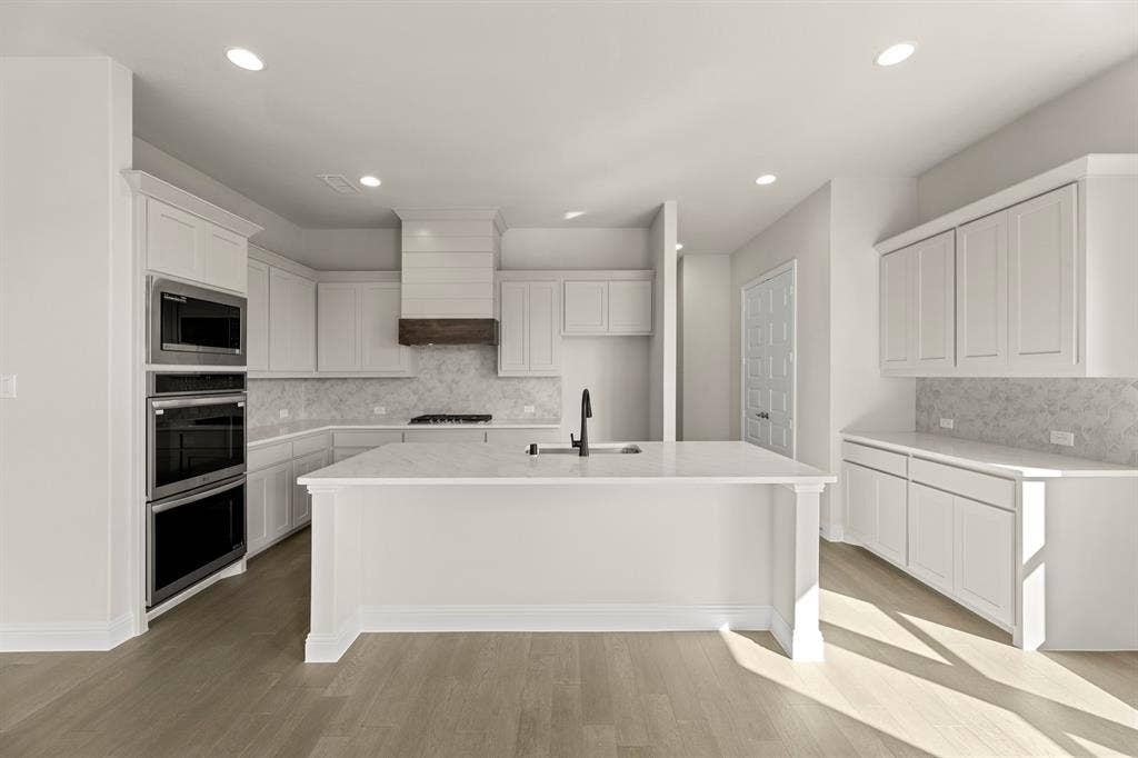 8_09. 3204 Agnew - Kitchen.jpg