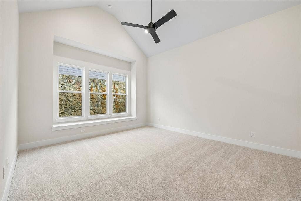 4012 Bentsen Street, McKinney, TX 75071 Your new owner's suite comes complete with a built in bench seat that is perfect for curling up with a good book!
