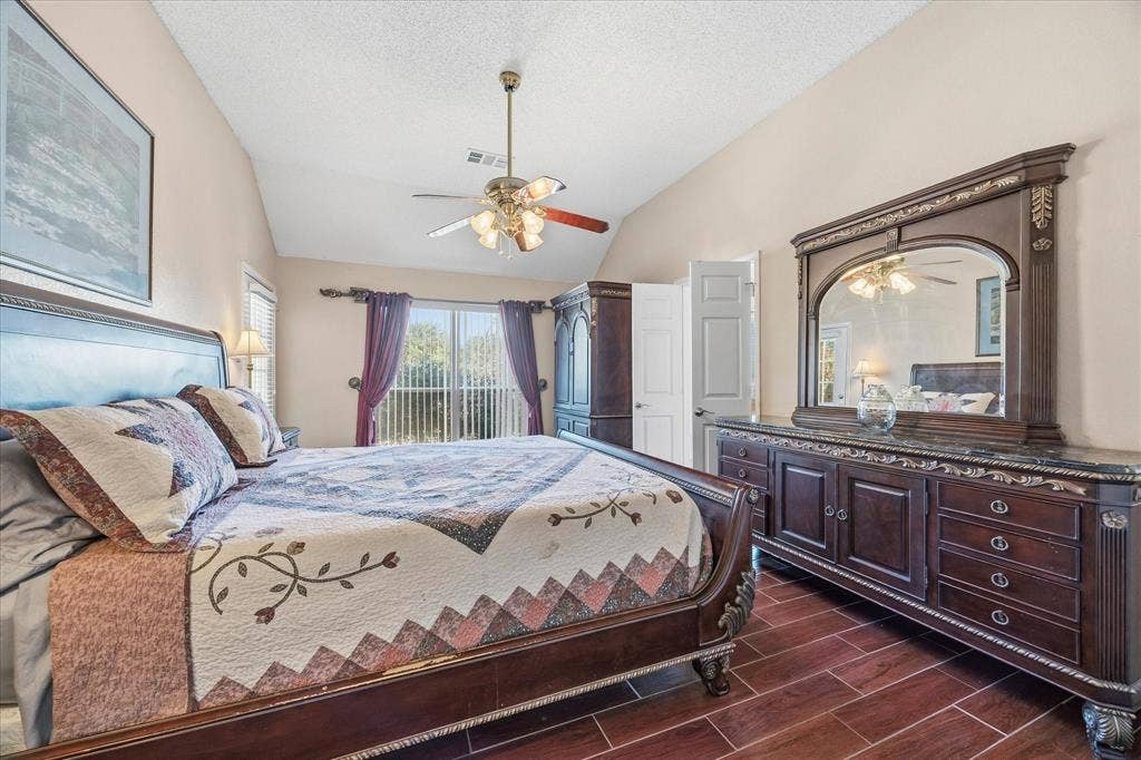 6412 Bluebonnet Drive, Rowlett, TX 75089 Spacious master bedroom can easily accommodate large furniture pieces