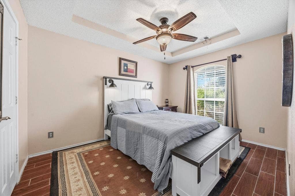 6412 Bluebonnet Drive, Rowlett, TX 75089 Auxiliary bedroom includes roomy closet
