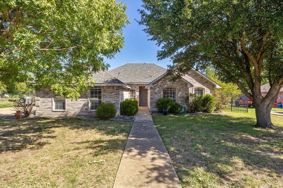 Property photo for 6412 Bluebonnet Drive, Rowlett, TX