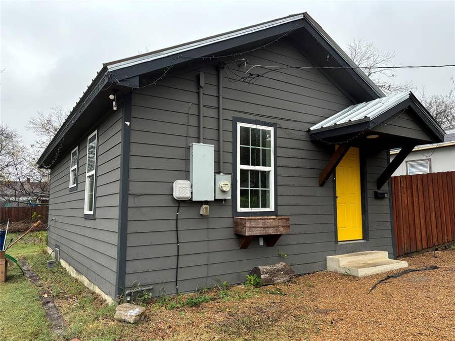 Property photo for 401 E Freeman Street, Ennis, TX