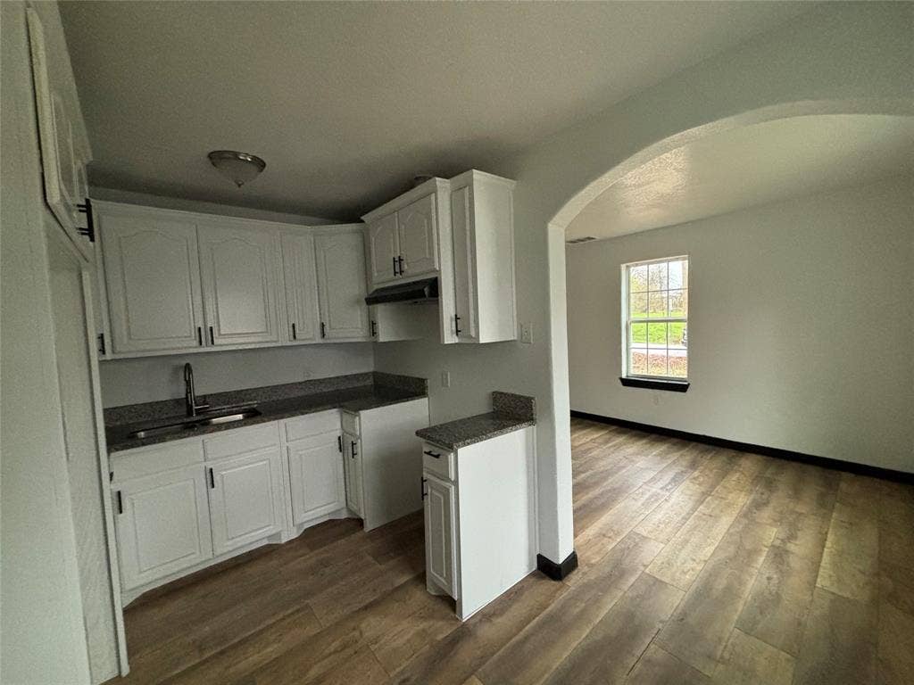 401 E Freeman Street, Ennis, TX 75119