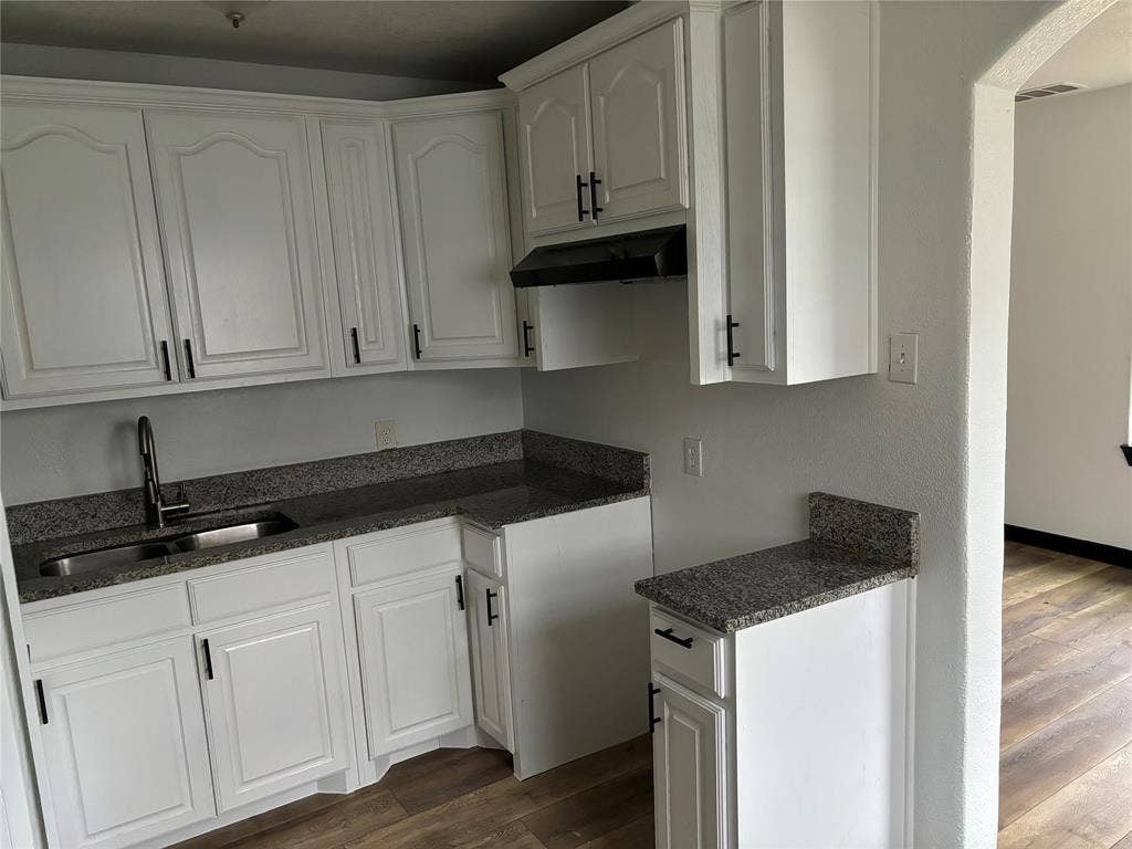 401 E Freeman Street, Ennis, TX 75119