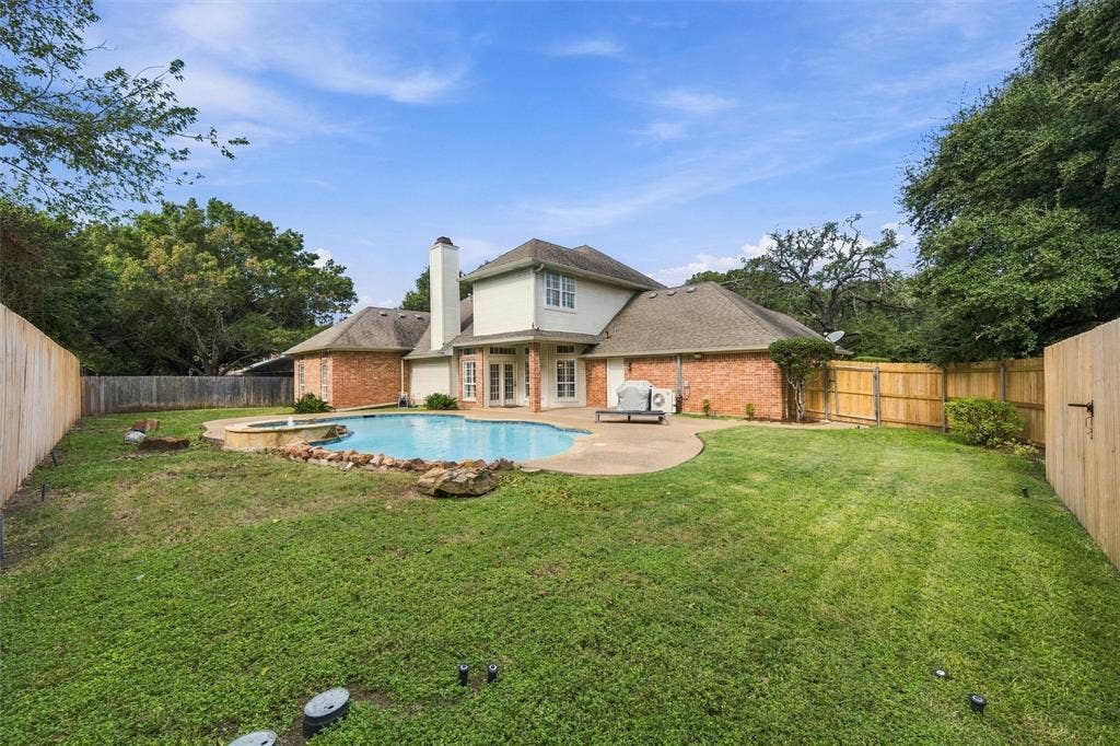 7918 Old Mcgregor Road, Woodway, TX 76712