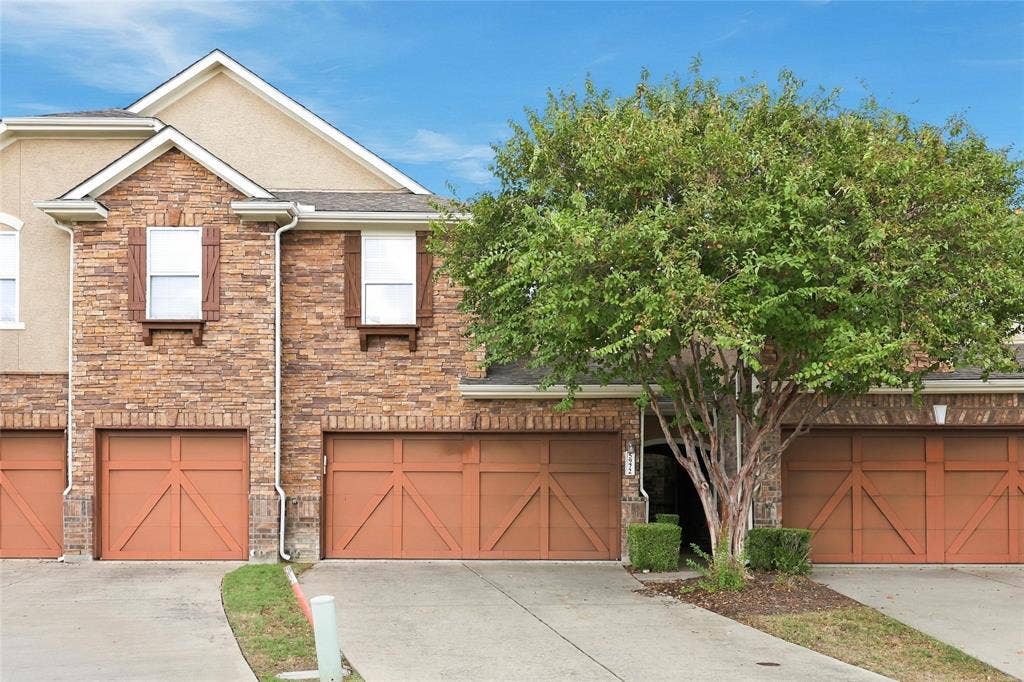 5972 Clearwater Drive, The Colony, TX 75056