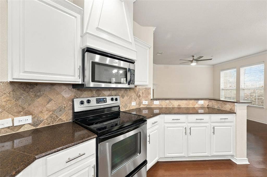 5972 Clearwater Drive, The Colony, TX 75056