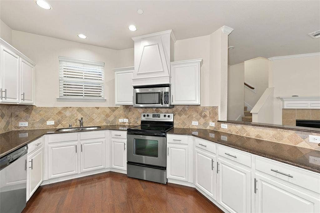 5972 Clearwater Drive, The Colony, TX 75056