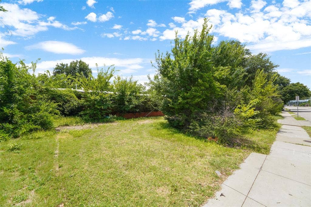 3650 Walnut Hill Lane, Dallas, TX 75229