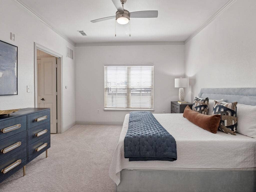 4201 Lomo Alto Drive, #4749, Highland Park, TX 75219 2nd primary with ensuite bath.