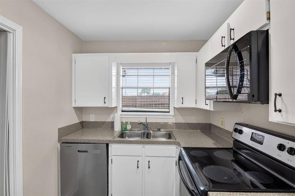 3234 Eastwood Drive, Shreveport, LA 71105 3234 Eastwood Drive, Shreveport, LA 71105