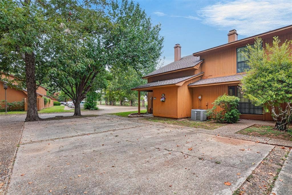 3234 Eastwood Drive, Shreveport, LA 71105 3234 Eastwood Drive, Shreveport, LA 71105