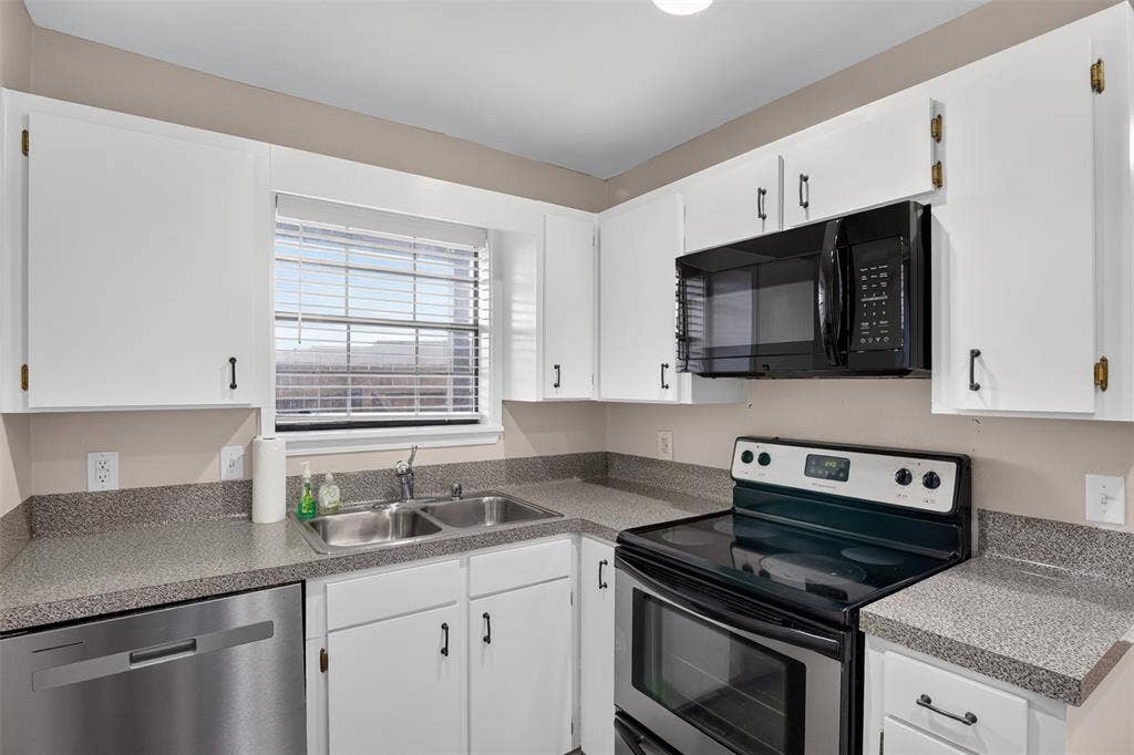 3234 Eastwood Drive, Shreveport, LA 71105 3234 Eastwood Drive, Shreveport, LA 71105