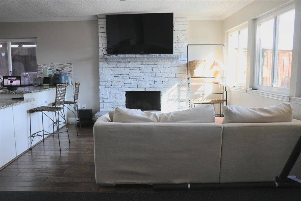 2400 Raintree Drive, Plano, TX 75074 2400 Raintree Drive, Plano, TX 75074