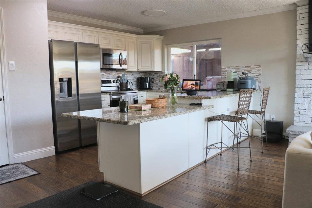 2400 Raintree Drive, Plano, TX 75074 2400 Raintree Drive, Plano, TX 75074