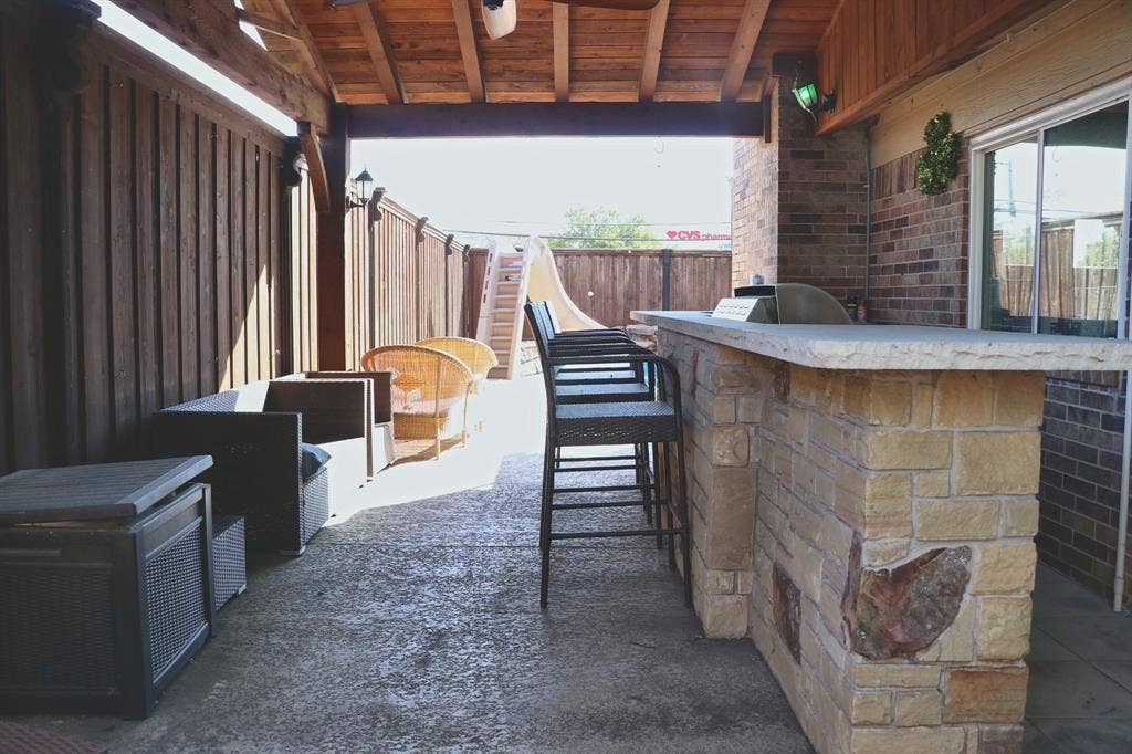 2400 Raintree Drive, Plano, TX 75074 2400 Raintree Drive, Plano, TX 75074