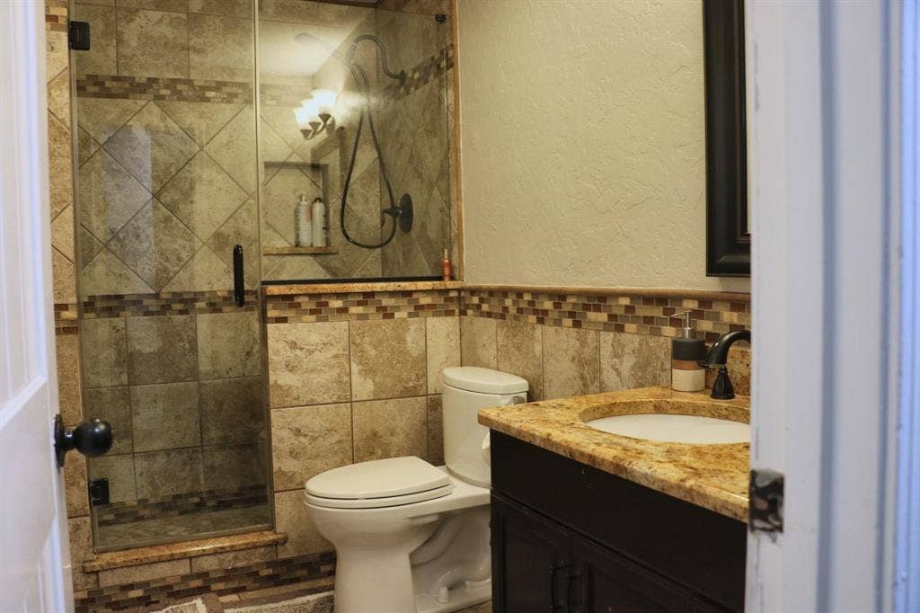 2400 Raintree Drive, Plano, TX 75074 2400 Raintree Drive, Plano, TX 75074