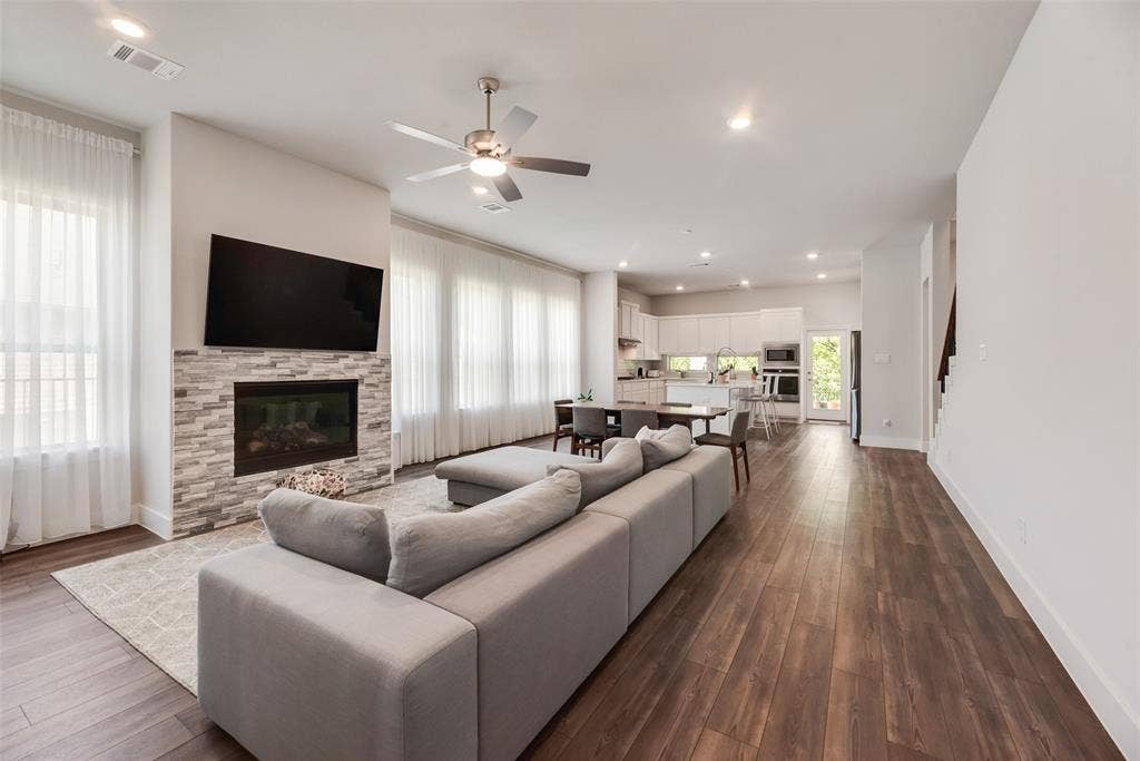 558 Torrey Pines Circle, Heath, TX 75032
